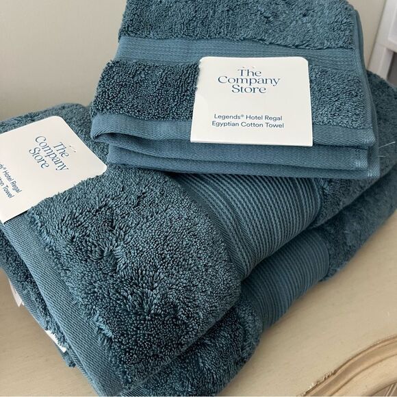 The Company Store
Legends Hotel Regal Ocean Blue Egyptian Cotton Bath
Towel Set - Picture 6 of 8